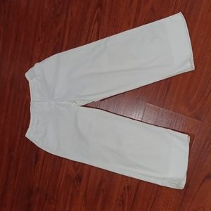 📌St John's Bay stretch capri pants